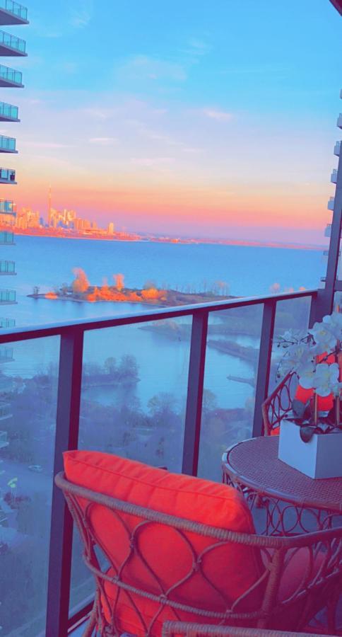 Luxury 2 Bedroom Condo Торонто Экстерьер фото