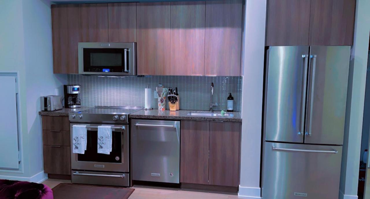 Luxury 2 Bedroom Condo Торонто Экстерьер фото