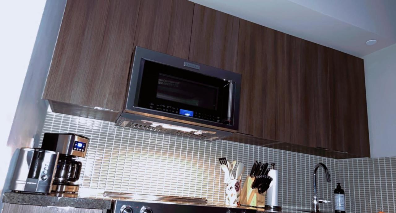 Luxury 2 Bedroom Condo Торонто Экстерьер фото
